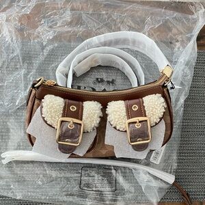 Coach Ashton Shearling Signature, Tan/Brown, NWT, never used. Leather trim.